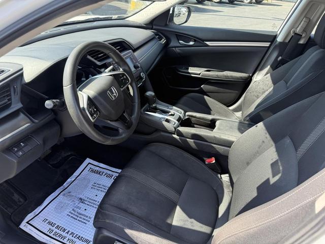 Photo of 2019 White Honda Civic