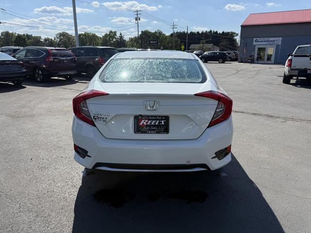 Photo of 2019 White Honda Civic