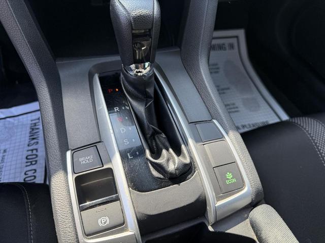 Photo of 2019 White Honda Civic