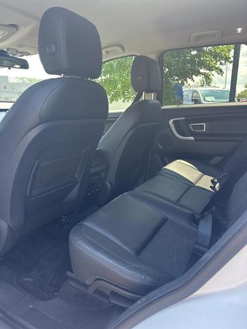 Photo of 2018 Fuji White Land Rover Discovery Sport