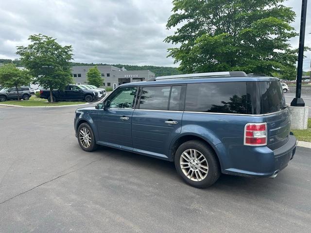 Photo of 2019 Blue Metallic Ford Flex