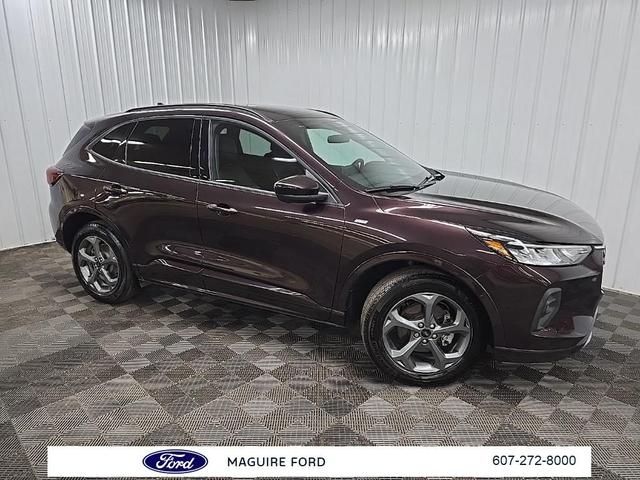 Photo of 2023 Cinnabar Red Metallic Ford Escape