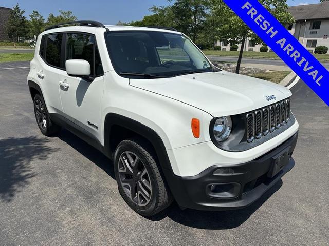 Photo of 2017 Alpine White Jeep Renegade
