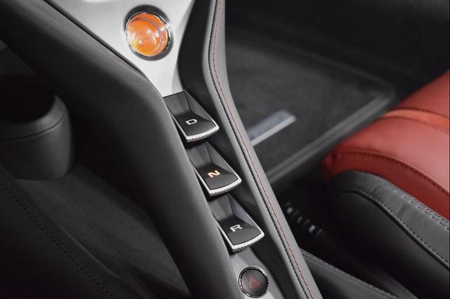 Photo of 2025 Silica White McLaren 750S
