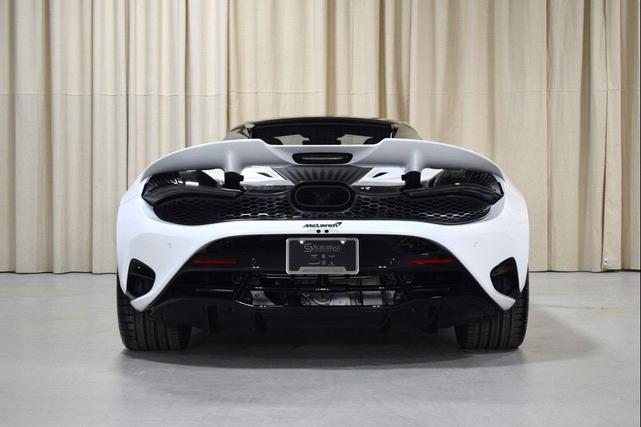 Photo of 2025 Silica White McLaren 750S