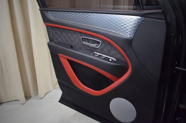 Photo of 2021 Anthracite Bentley Bentayga
