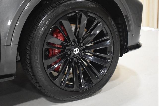 Photo of 2021 Anthracite Bentley Bentayga