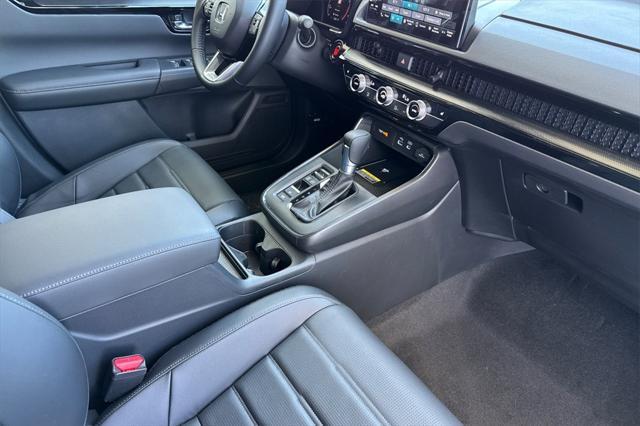 Photo of 2025 Mountain Air Metallic Honda CR-V