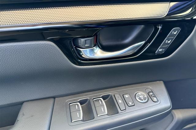 Photo of 2025 Mountain Air Metallic Honda CR-V