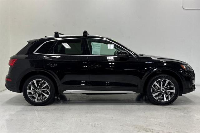Photo of 2021 Brilliant Black Audi Q5