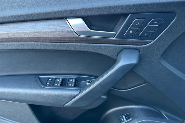 Photo of 2021 Brilliant Black Audi Q5