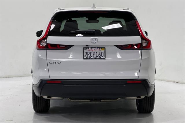 Photo of 2025 Platinum White Pearl Honda CR-V