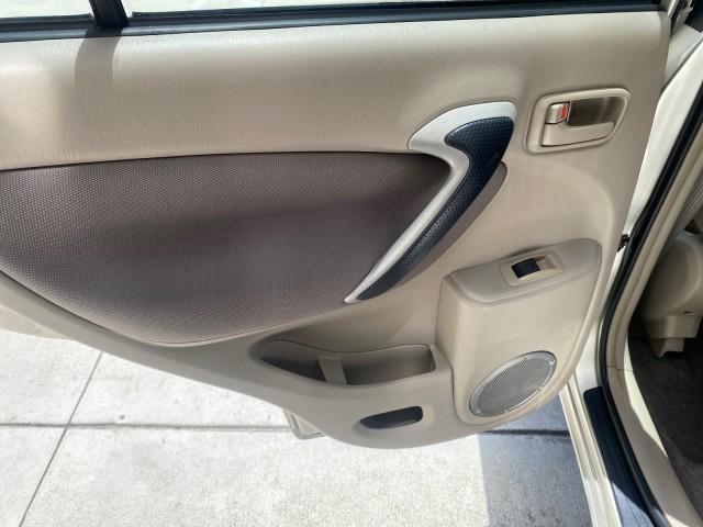 Photo of 2002 Titanium Toyota RAV4