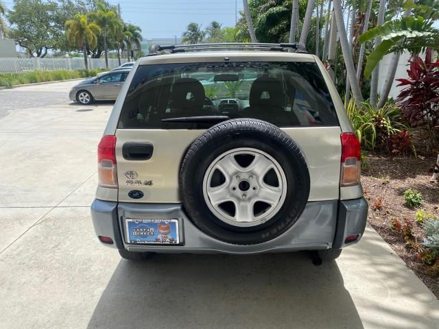 Photo of 2002 Titanium Toyota RAV4