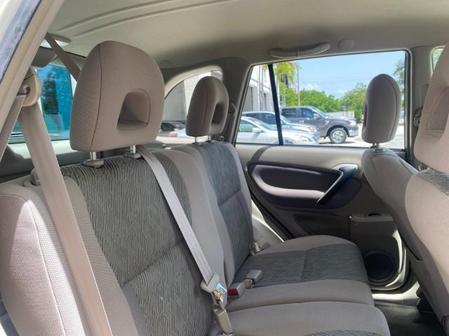 Photo of 2002 Titanium Toyota RAV4