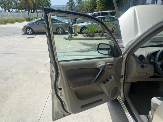 Photo of 2002 Titanium Toyota RAV4