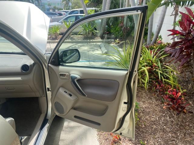 Photo of 2002 Titanium Toyota RAV4