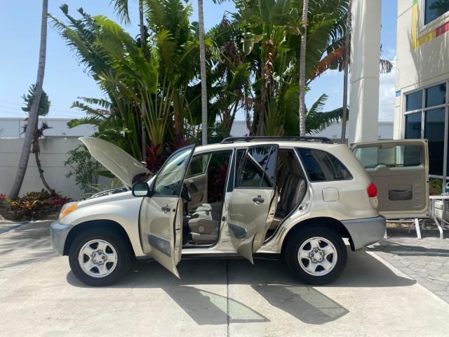 Photo of 2002 Titanium Toyota RAV4