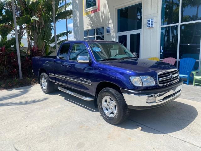 Photo of 2000 Stellar Blue Pearl Toyota Tundra