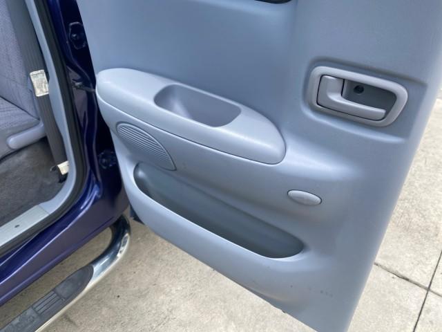 Photo of 2000 Stellar Blue Pearl Toyota Tundra