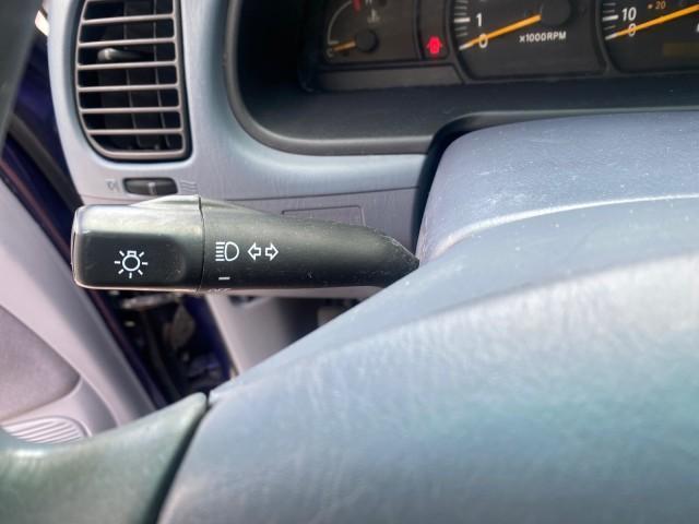 Photo of 2000 Stellar Blue Pearl Toyota Tundra