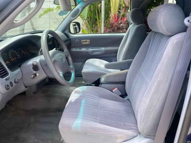Photo of 2000 Stellar Blue Pearl Toyota Tundra