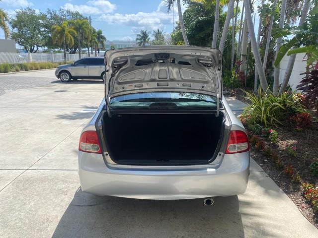 Photo of 2009 Alabaster Silver Metallic Honda Civic