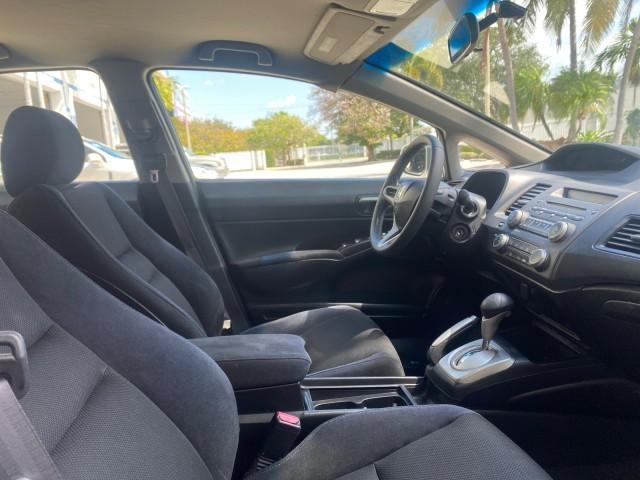 Photo of 2009 Alabaster Silver Metallic Honda Civic