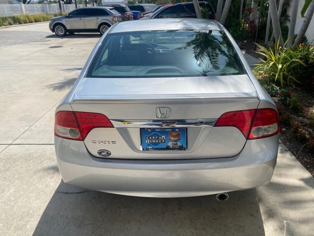 Photo of 2009 Alabaster Silver Metallic Honda Civic