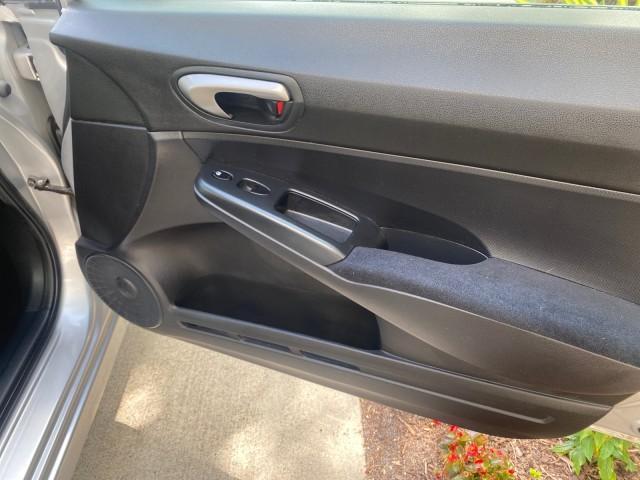 Photo of 2009 Alabaster Silver Metallic Honda Civic