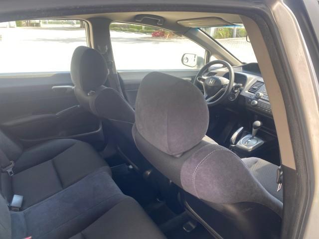 Photo of 2009 Alabaster Silver Metallic Honda Civic
