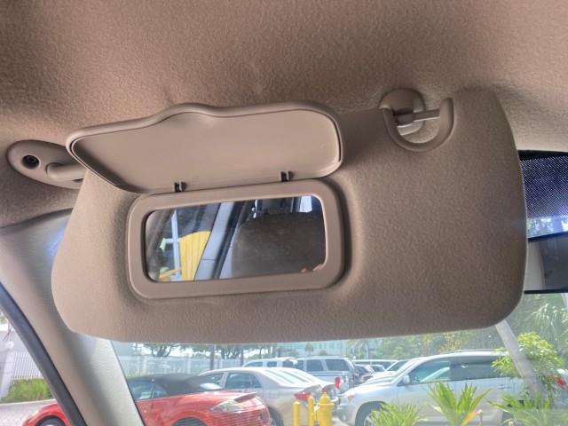 Photo of 2007 Magnesium Pearl Dodge Caravan