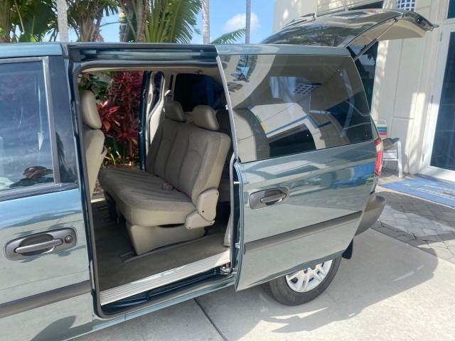 Photo of 2007 Magnesium Pearl Dodge Caravan