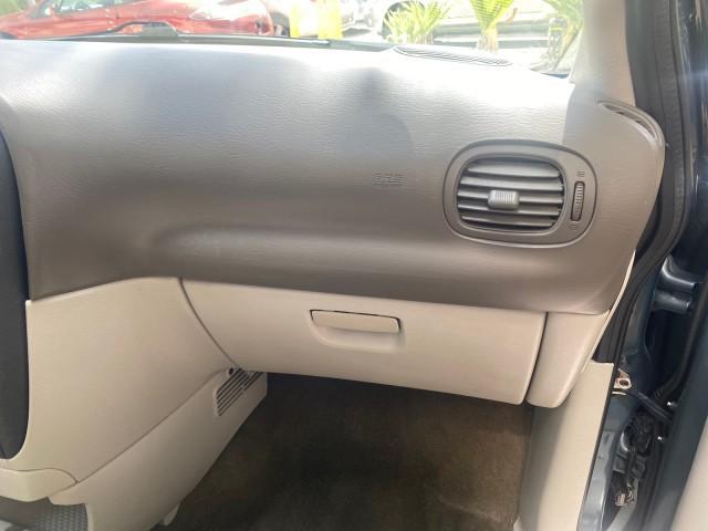 Photo of 2007 Magnesium Pearl Dodge Caravan