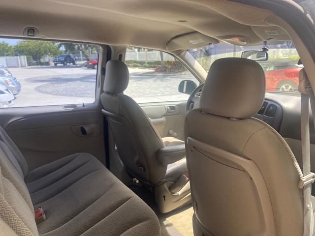 Photo of 2007 Magnesium Pearl Dodge Caravan