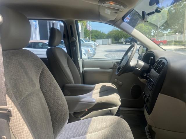 Photo of 2007 Magnesium Pearl Dodge Caravan