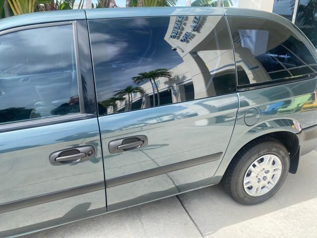 Photo of 2007 Magnesium Pearl Dodge Caravan