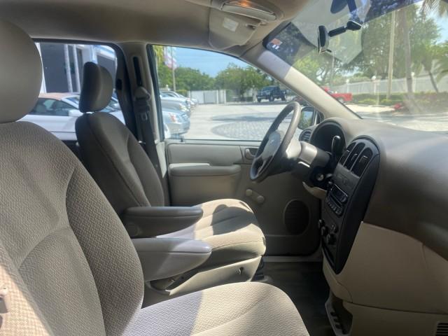 Photo of 2007 Magnesium Pearl Dodge Caravan