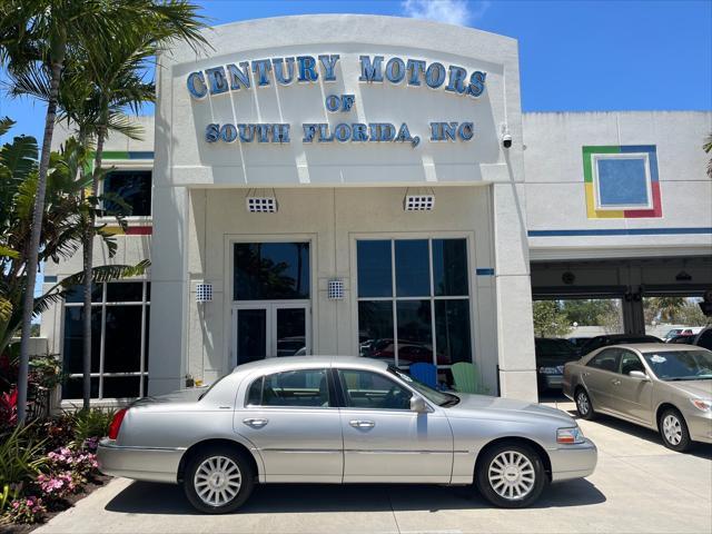 2004 Lincoln Town Car