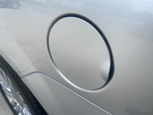 Photo of 2011 White Platinum Tri-Coat Metallic Lincoln Navigator
