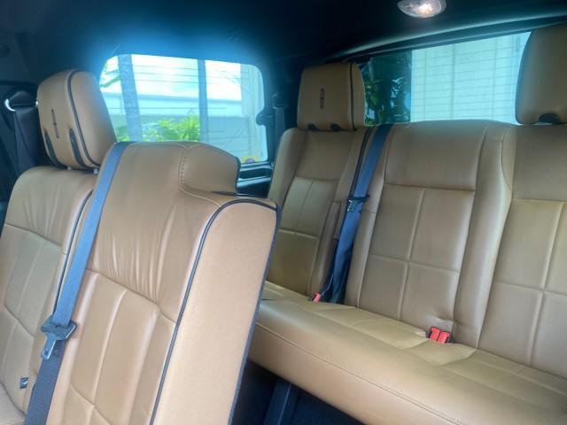 Photo of 2011 White Platinum Tri-Coat Metallic Lincoln Navigator
