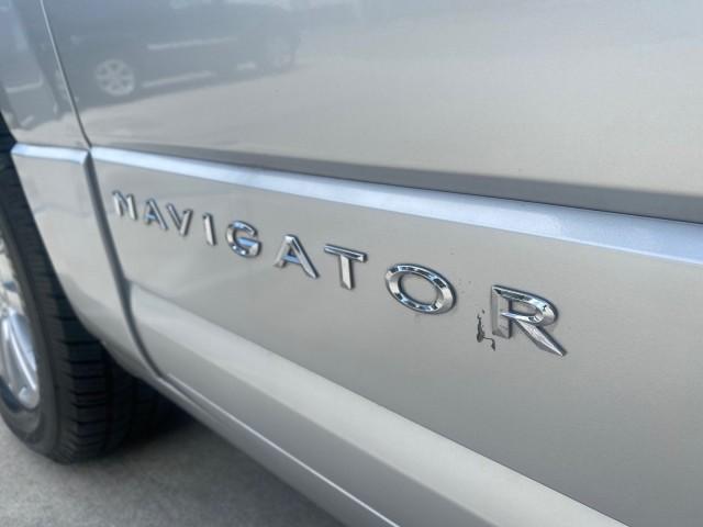 Photo of 2011 White Platinum Tri-Coat Metallic Lincoln Navigator