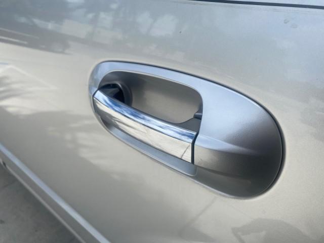 Photo of 2011 White Platinum Tri-Coat Metallic Lincoln Navigator