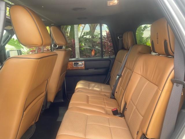 Photo of 2011 White Platinum Tri-Coat Metallic Lincoln Navigator