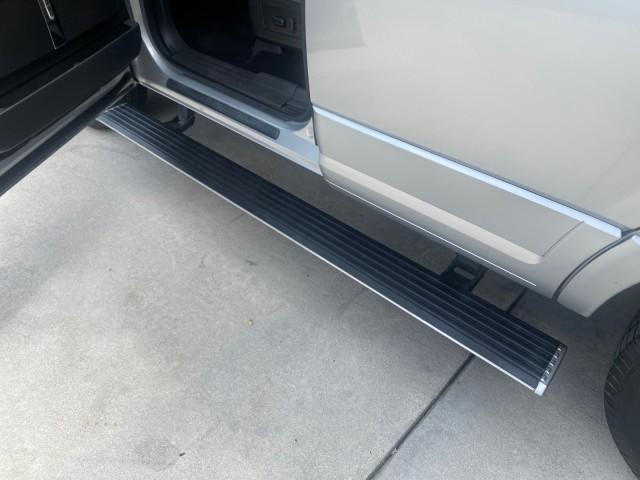 Photo of 2011 White Platinum Tri-Coat Metallic Lincoln Navigator