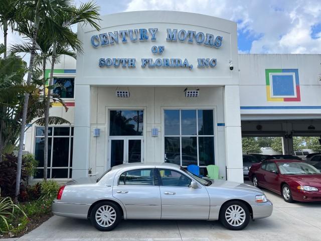 2005 Lincoln Town Car