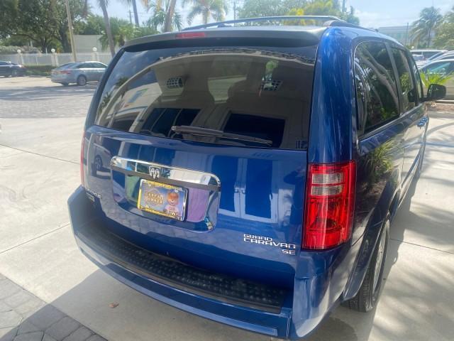 Photo of 2010 Blackberry Pearl Dodge Grand Caravan