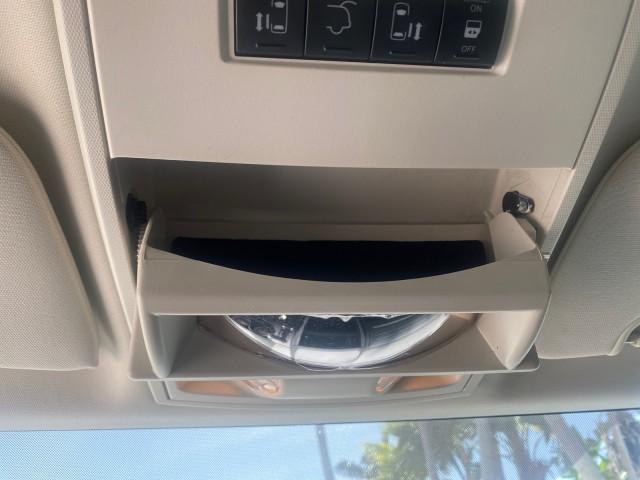 Photo of 2010 Blackberry Pearl Dodge Grand Caravan