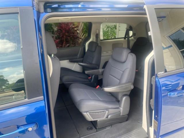 Photo of 2010 Blackberry Pearl Dodge Grand Caravan