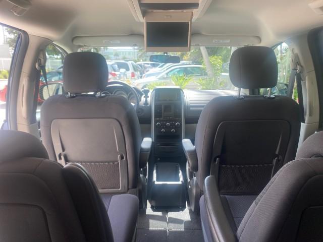 Photo of 2010 Blackberry Pearl Dodge Grand Caravan